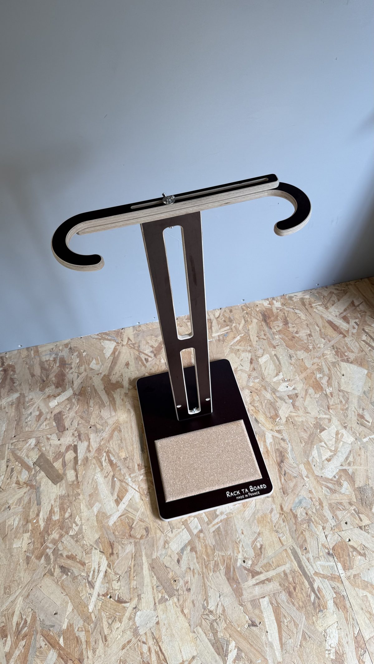 Simple Vertical Display - Image 2