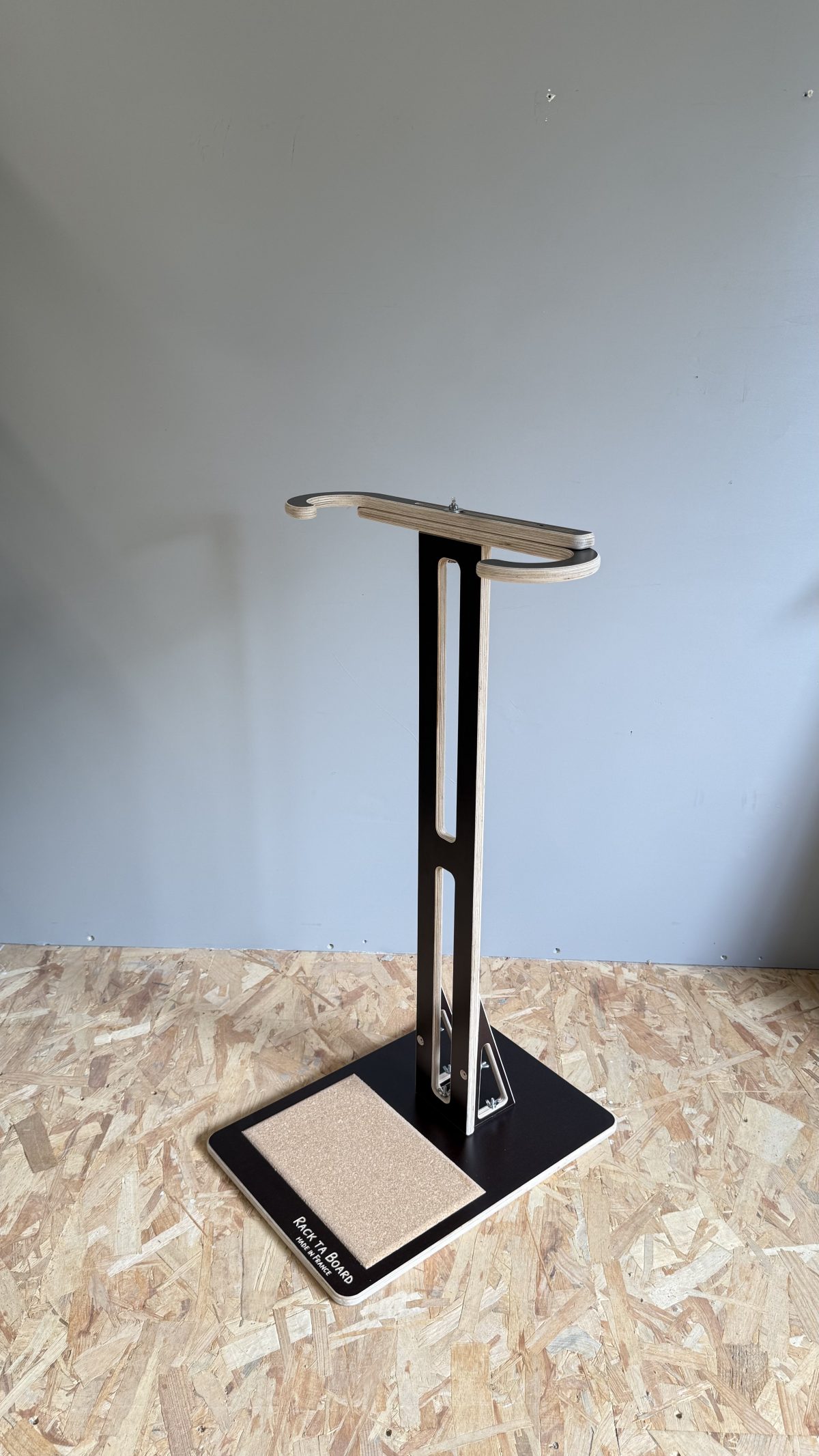 Simple Vertical Display - Image 6