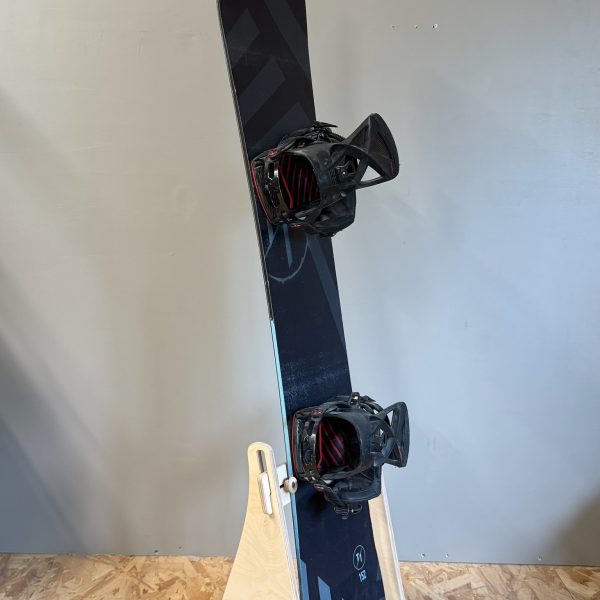 Présentoir Vertical Ski & Snowboard Rack Ta Board (Ancien modèle d'exposition)